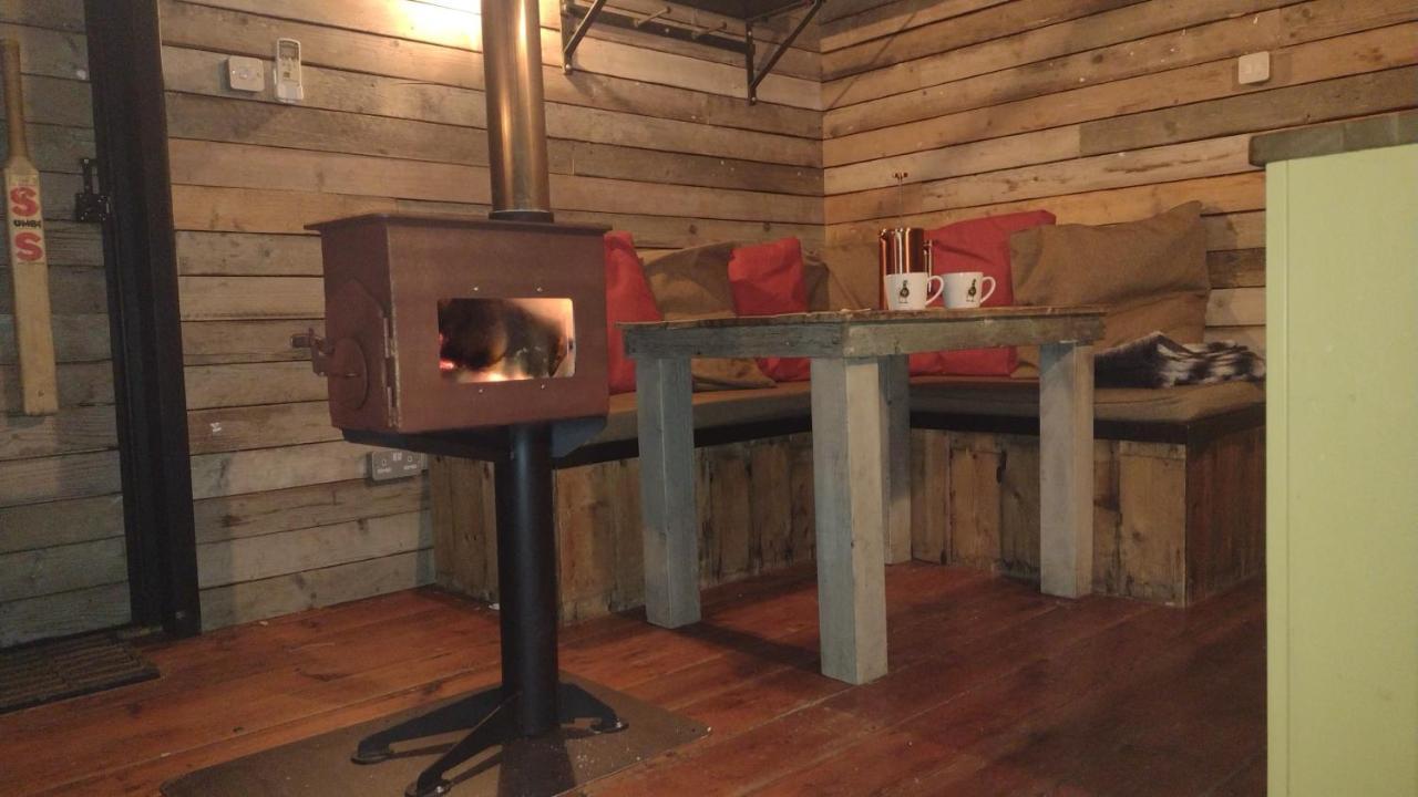 Appartamento The Water Shack - Amazing Tiny House Retreat Woodbridge Esterno foto
